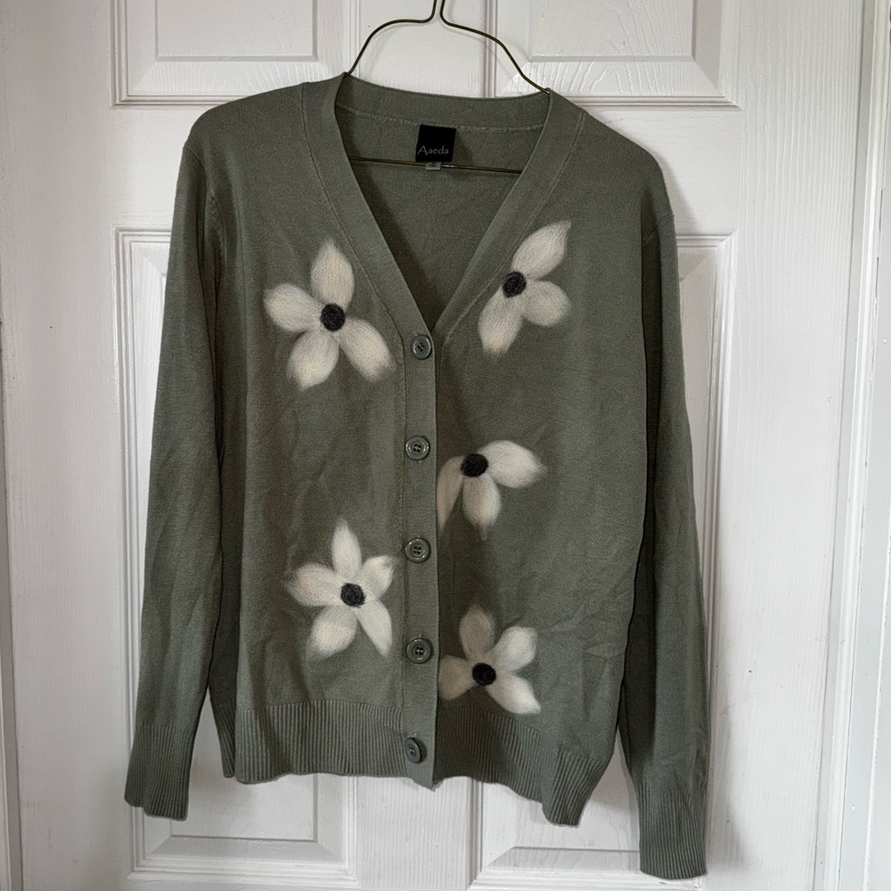 Aaeda Floral Cardigan size S